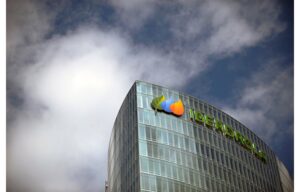 Spanish Company Completes €750 Million Green Debt