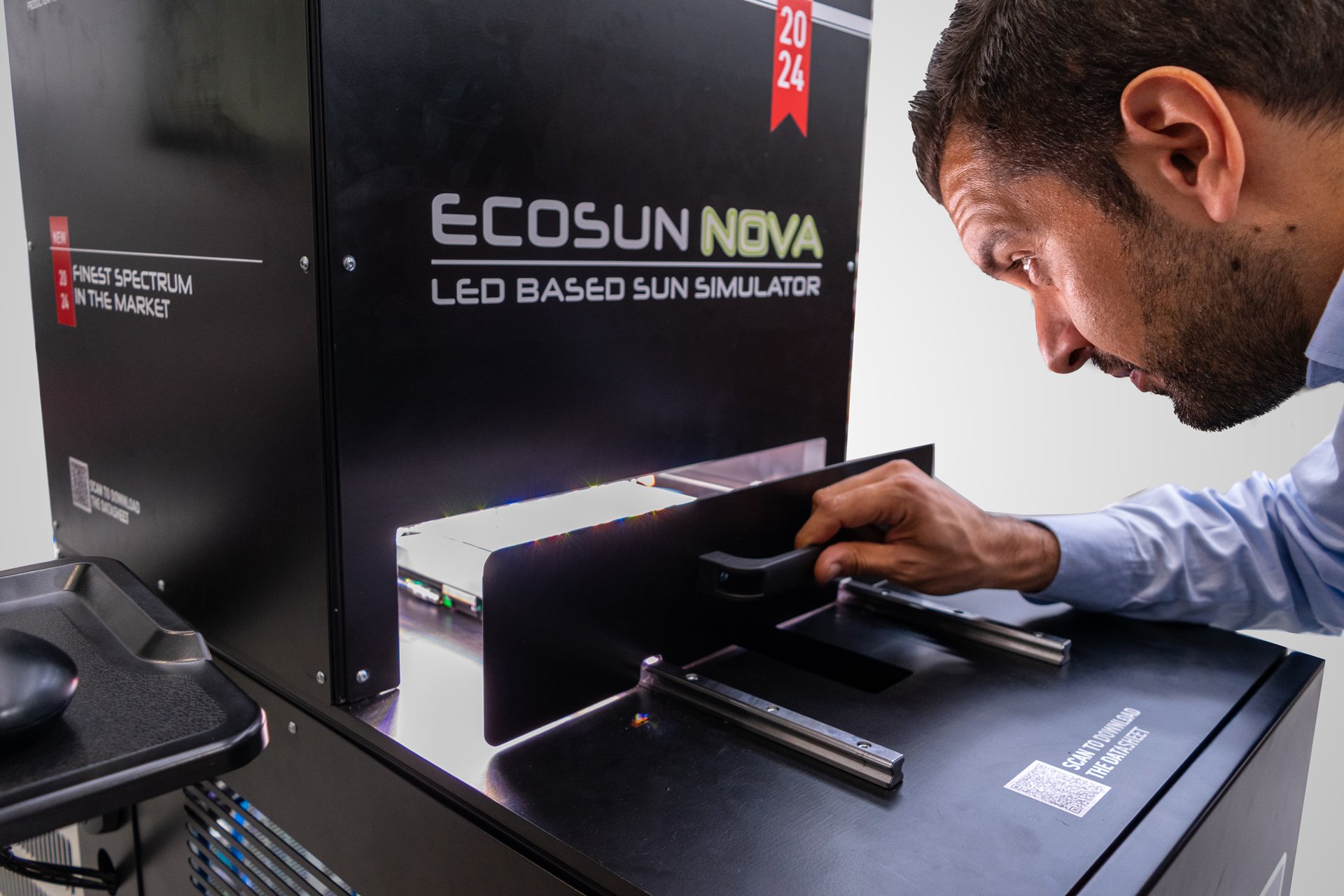 Ecoprogetti's ECOSUN-NOVA LED-based sun simulator